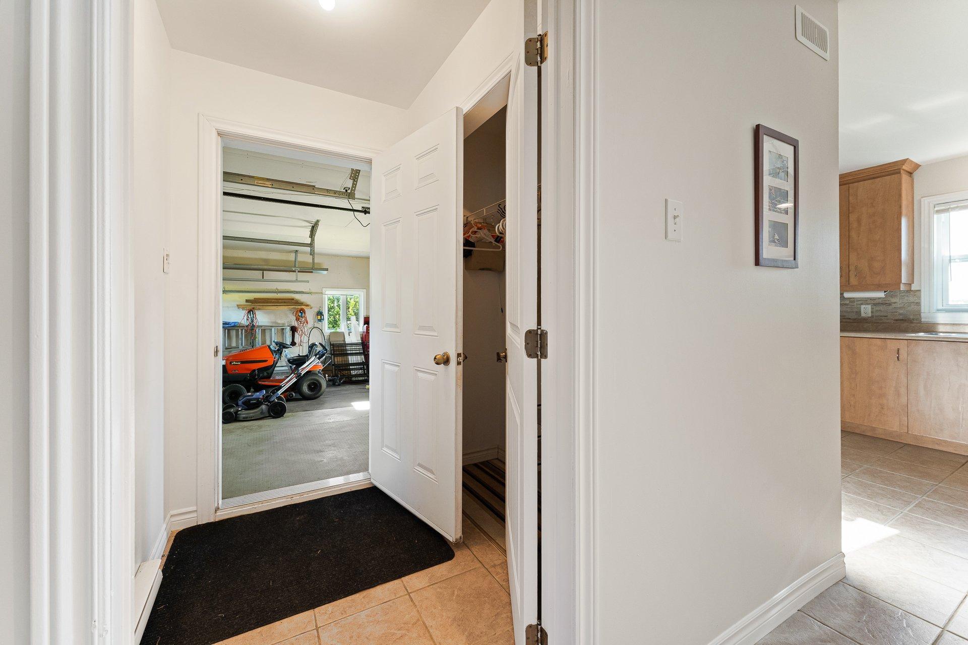 









145


Rue Ducharme

,
Sainte-Catherine-de-Hatley,




QC
J0B1W0

