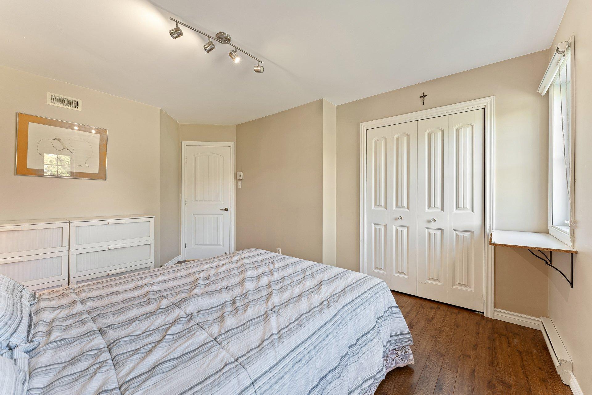 









145


Rue Ducharme

,
Sainte-Catherine-de-Hatley,




QC
J0B1W0

