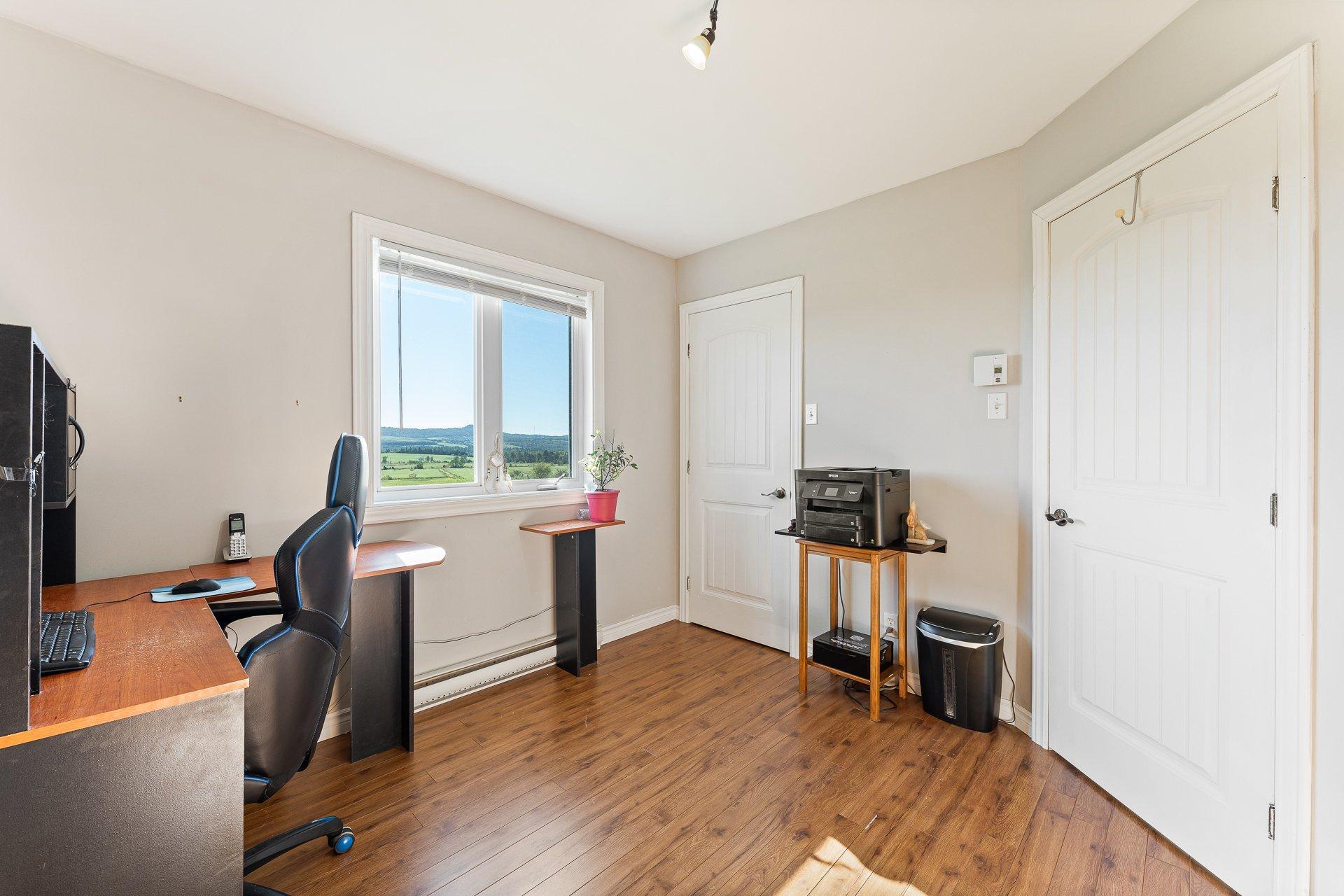 









145


Rue Ducharme

,
Sainte-Catherine-de-Hatley,




QC
J0B1W0

