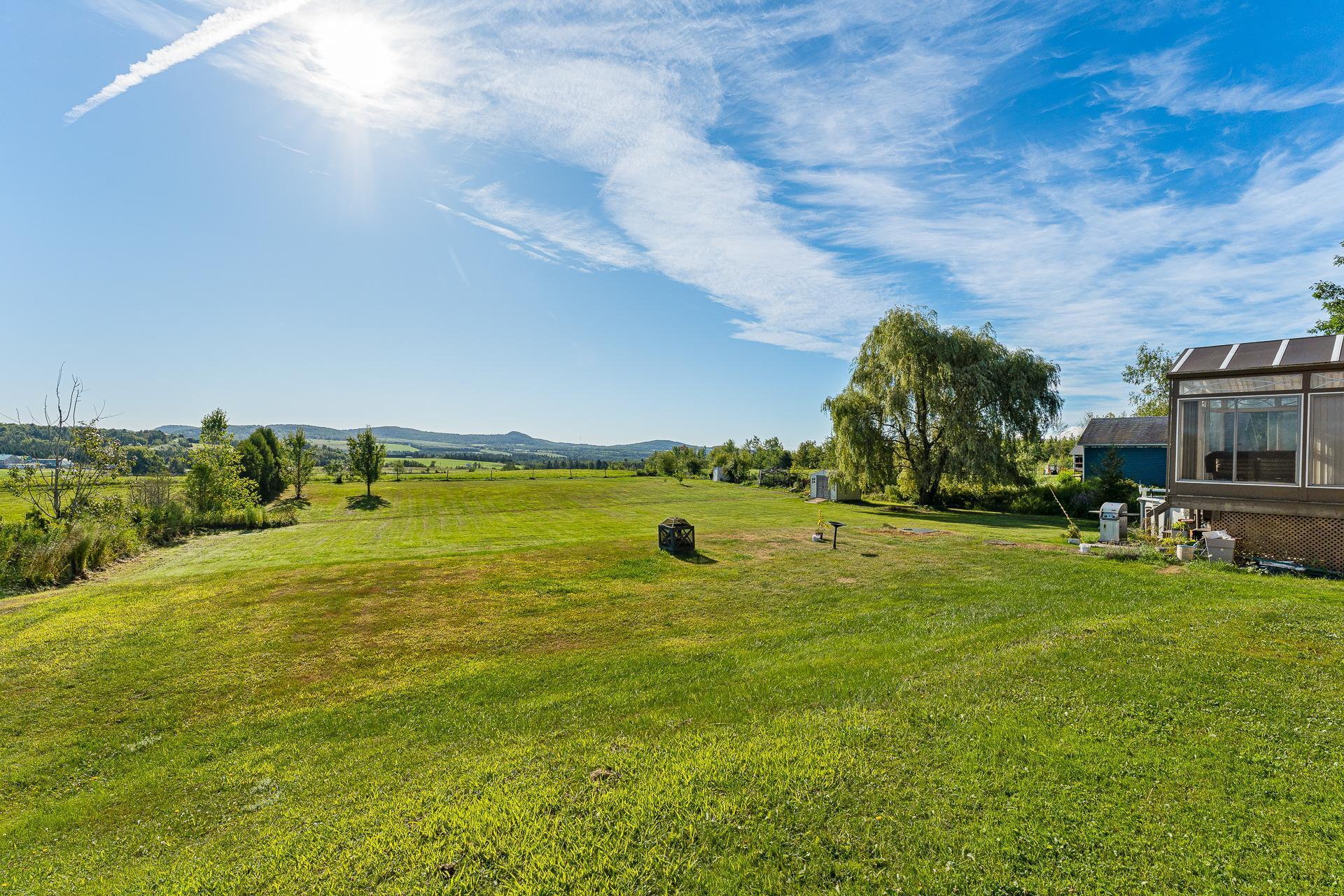 









145


Rue Ducharme

,
Sainte-Catherine-de-Hatley,




QC
J0B1W0

