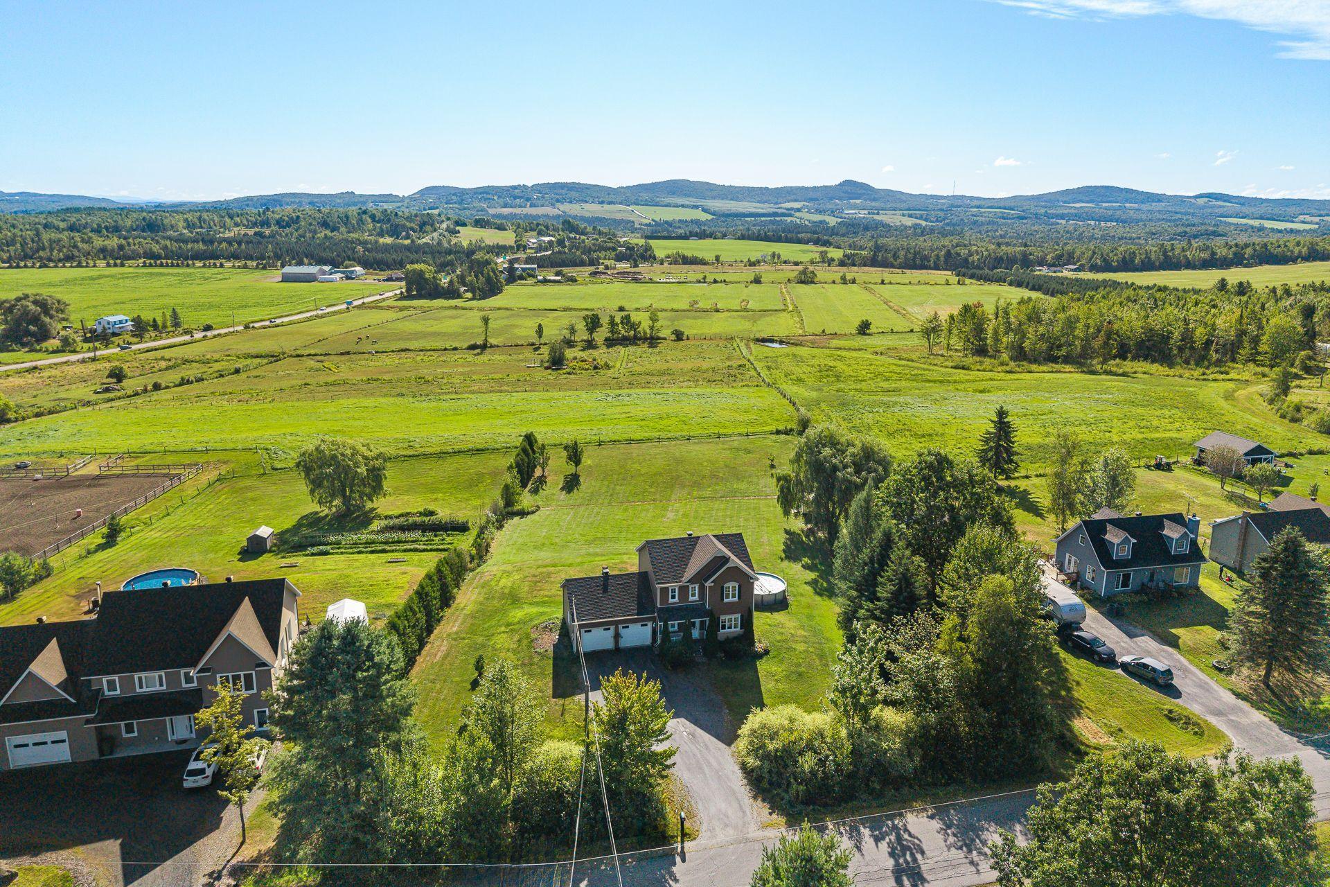 









145


Rue Ducharme

,
Sainte-Catherine-de-Hatley,




QC
J0B1W0

