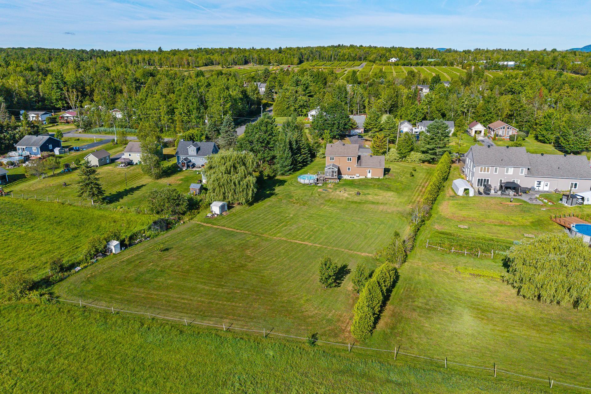 









145


Rue Ducharme

,
Sainte-Catherine-de-Hatley,




QC
J0B1W0

