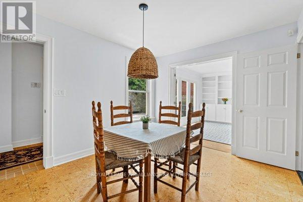 












254 MAIN STREET

,
Kingston (Kingston East (Incl Barret Crt)),




Ontario
K7K6W4

