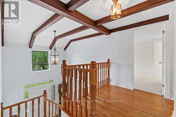 












254 MAIN STREET

,
Kingston (Kingston East (Incl Barret Crt)),




Ontario
K7K6W4

