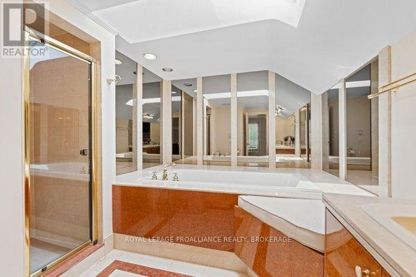 












254 MAIN STREET

,
Kingston (Kingston East (Incl Barret Crt)),




Ontario
K7K6W4

