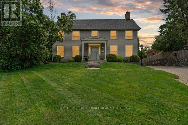 












254 MAIN STREET

,
Kingston (Kingston East (Incl Barret Crt)),




Ontario
K7K6W4

