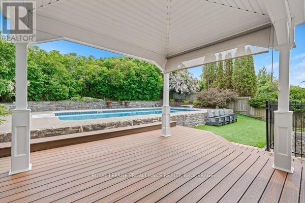












254 MAIN STREET

,
Kingston (Kingston East (Incl Barret Crt)),




Ontario
K7K6W4

