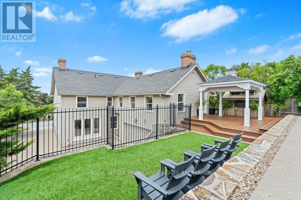 












254 MAIN STREET

,
Kingston (Kingston East (Incl Barret Crt)),




Ontario
K7K6W4

