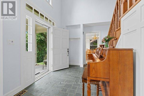 












254 MAIN STREET

,
Kingston (Kingston East (Incl Barret Crt)),




Ontario
K7K6W4

