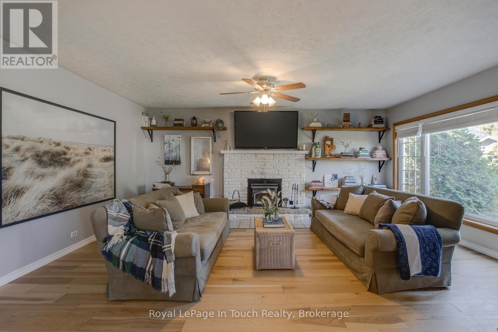 












317 LAFONTAINE ROAD W

,
Tiny (Lafontaine),




Ontario
L9M0H1

