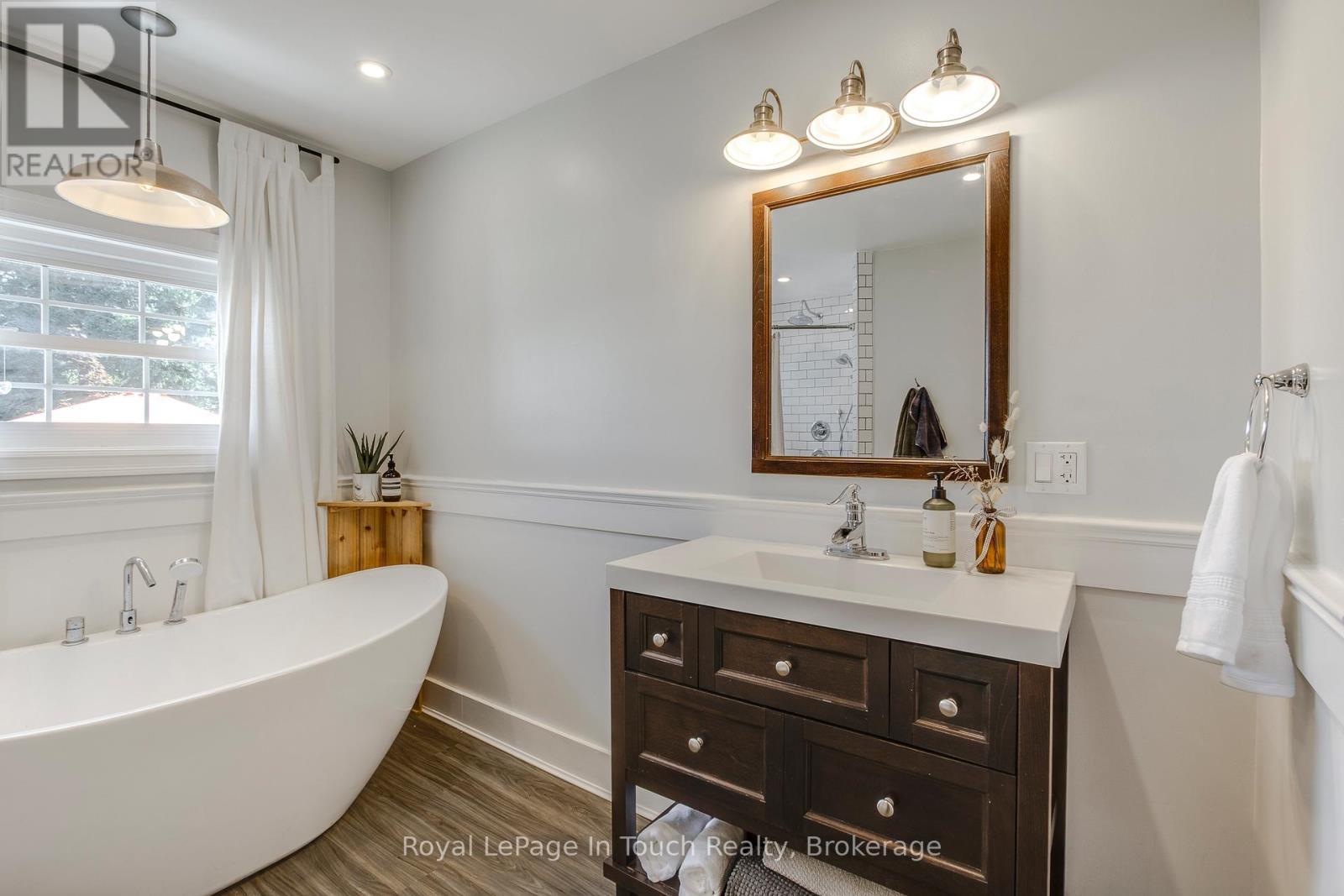 












317 LAFONTAINE ROAD W

,
Tiny (Lafontaine),




Ontario
L9M0H1


