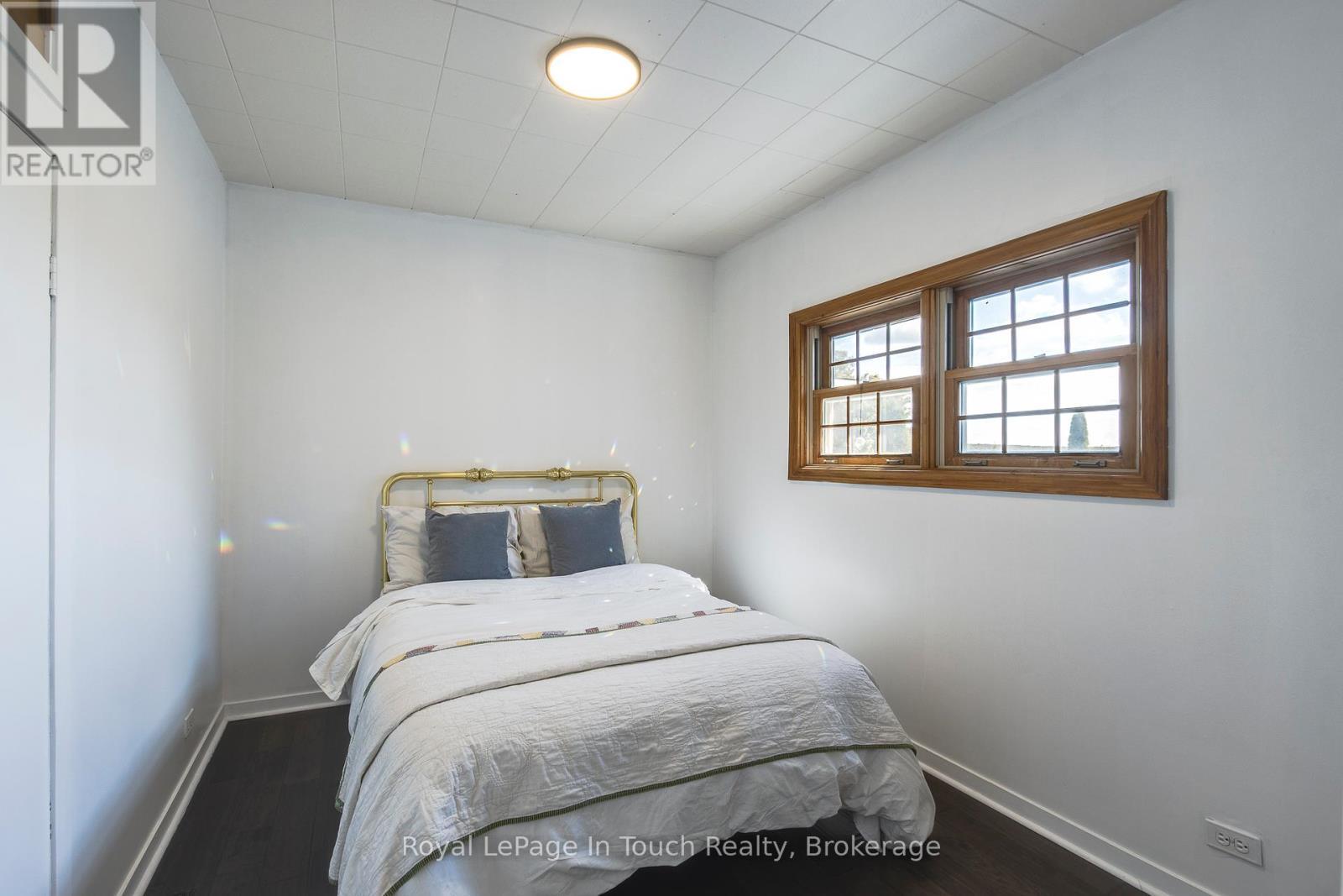 












317 LAFONTAINE ROAD W

,
Tiny (Lafontaine),




Ontario
L9M0H1

