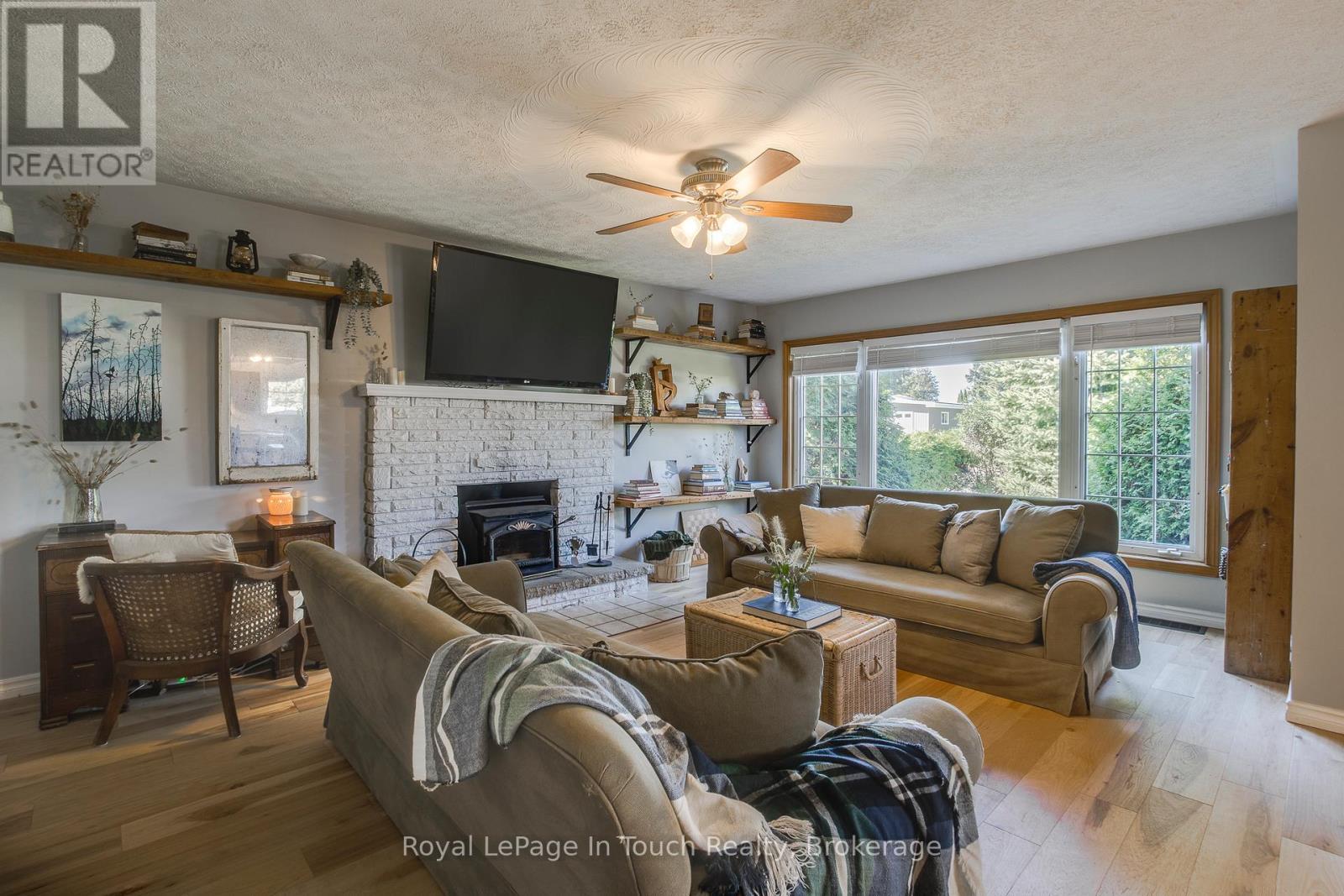 












317 LAFONTAINE ROAD W

,
Tiny (Lafontaine),




Ontario
L9M0H1

