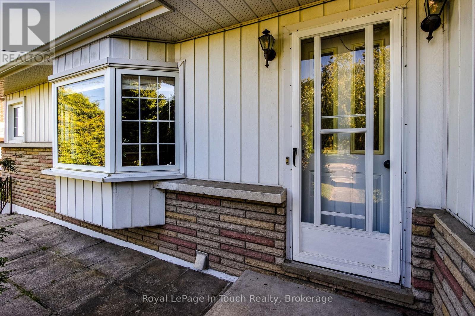 












317 LAFONTAINE ROAD W

,
Tiny (Lafontaine),




Ontario
L9M0H1

