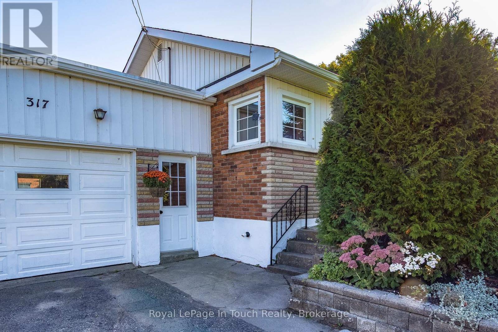 












317 LAFONTAINE ROAD W

,
Tiny (Lafontaine),




Ontario
L9M0H1

