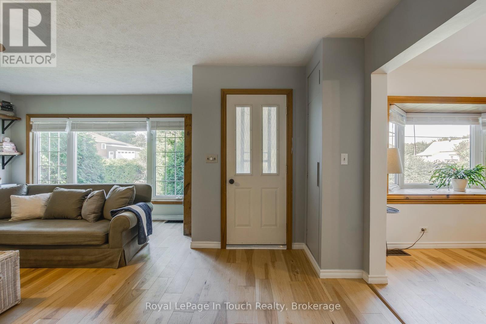 












317 LAFONTAINE ROAD W

,
Tiny (Lafontaine),




Ontario
L9M0H1

