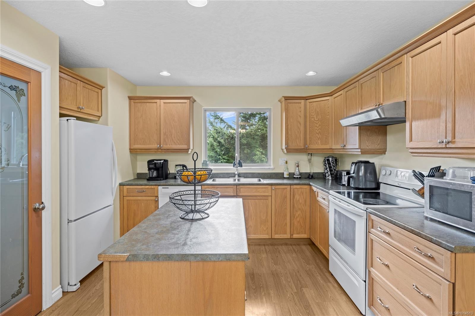 









1738


Martini

Way,
Qualicum Beach,




BC
V9K 2S3

