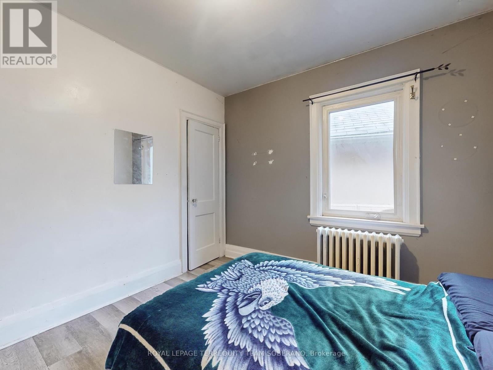 












15 VICTORIA AVENUE E

,
Toronto,




Ontario
M9N1E3

