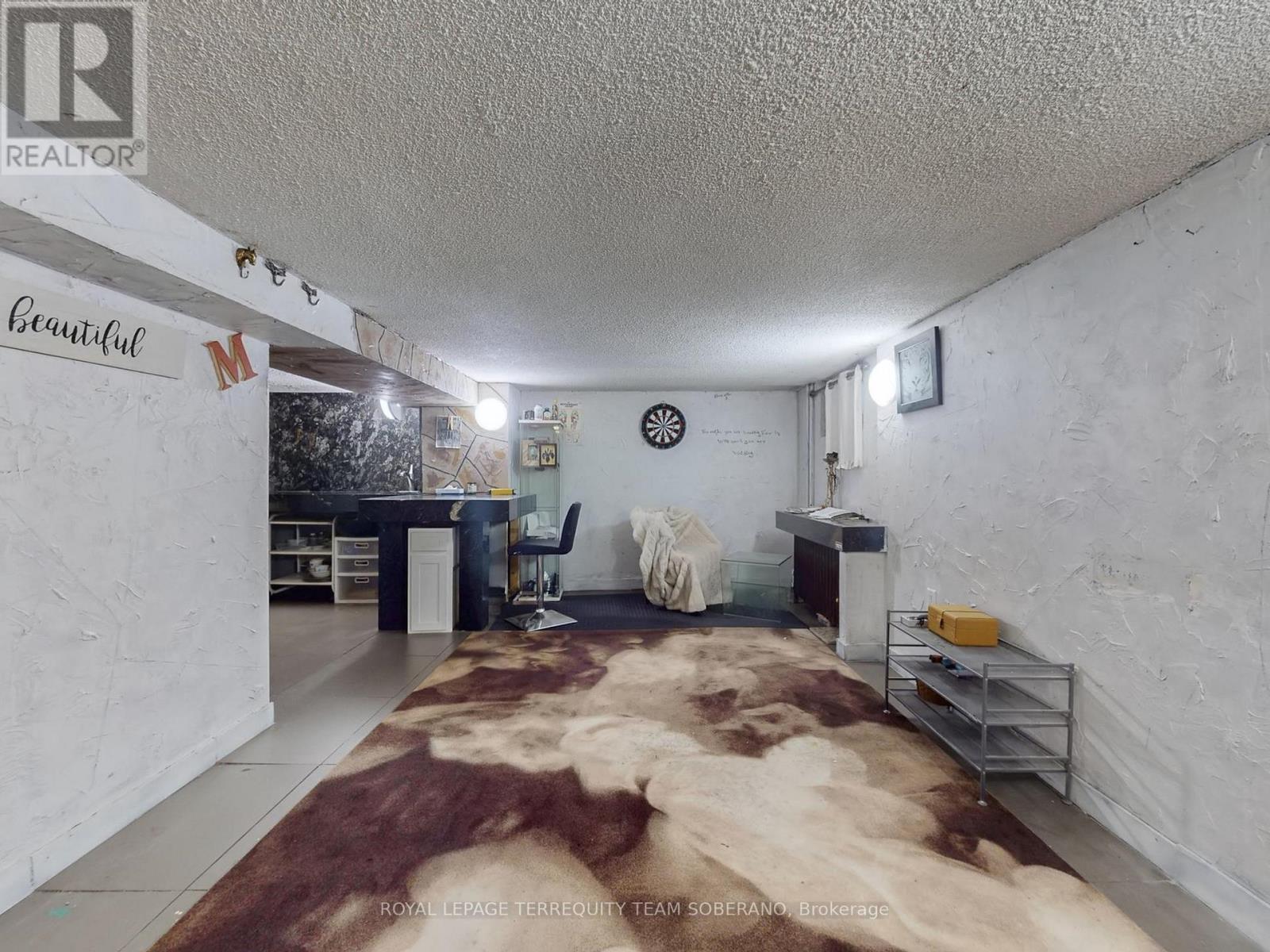 












15 VICTORIA AVENUE E

,
Toronto,




Ontario
M9N1E3

