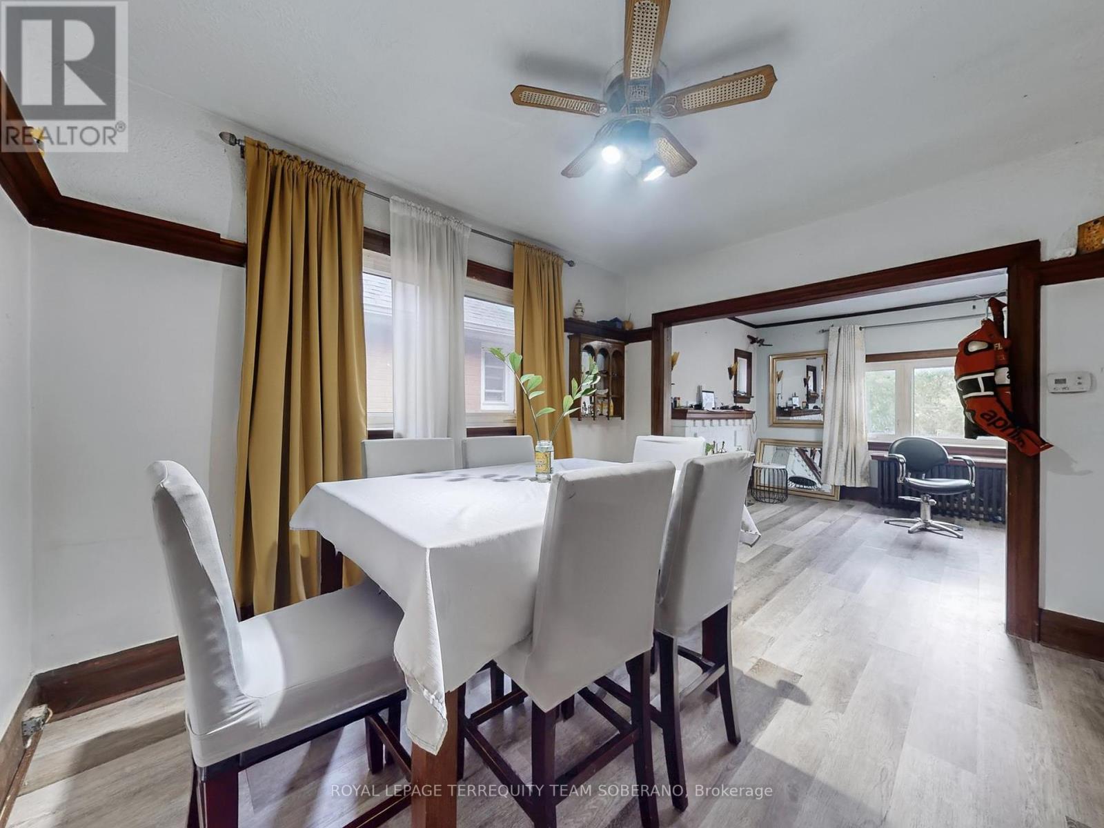 












15 VICTORIA AVENUE E

,
Toronto,




Ontario
M9N1E3

