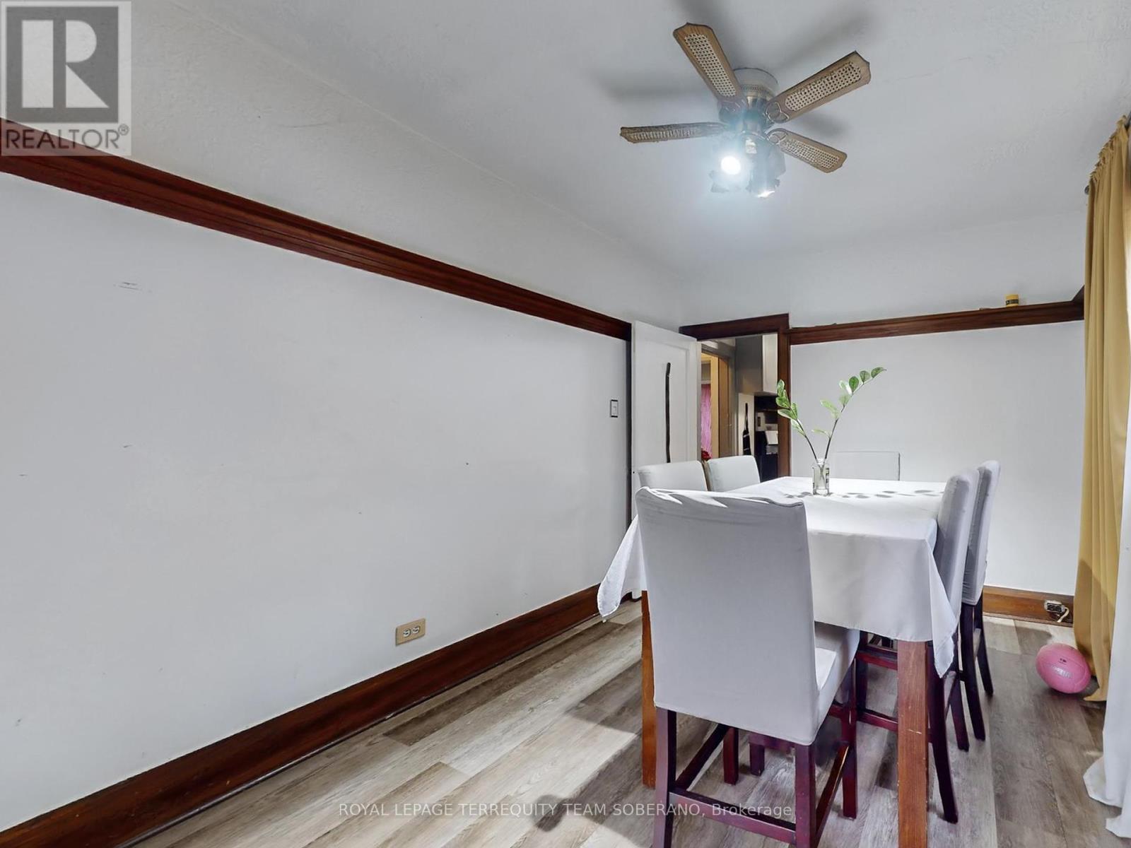 












15 VICTORIA AVENUE E

,
Toronto,




Ontario
M9N1E3

