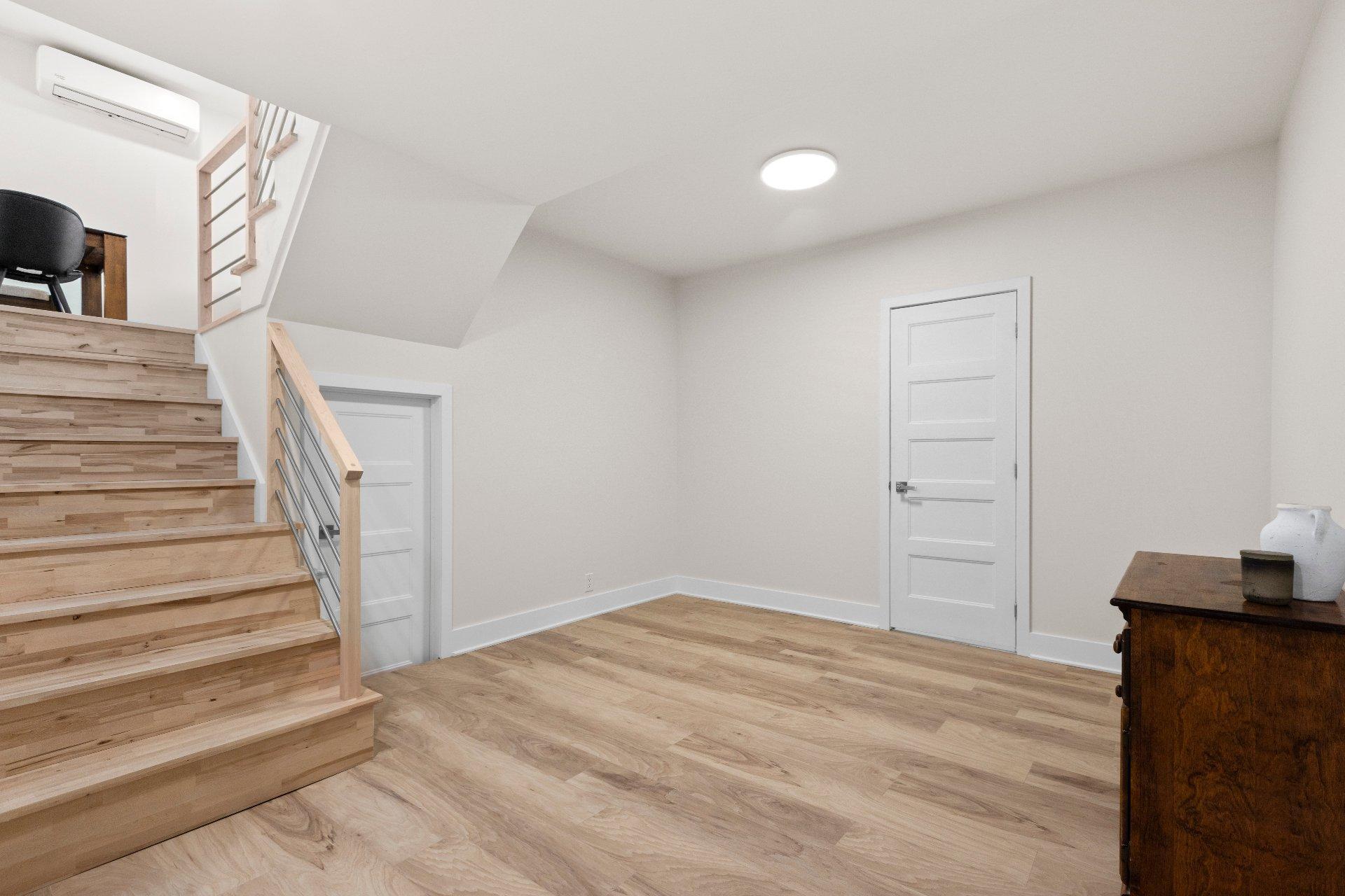 









51


109e Avenue O.

,
Blainville,




QC
J7C3J6

