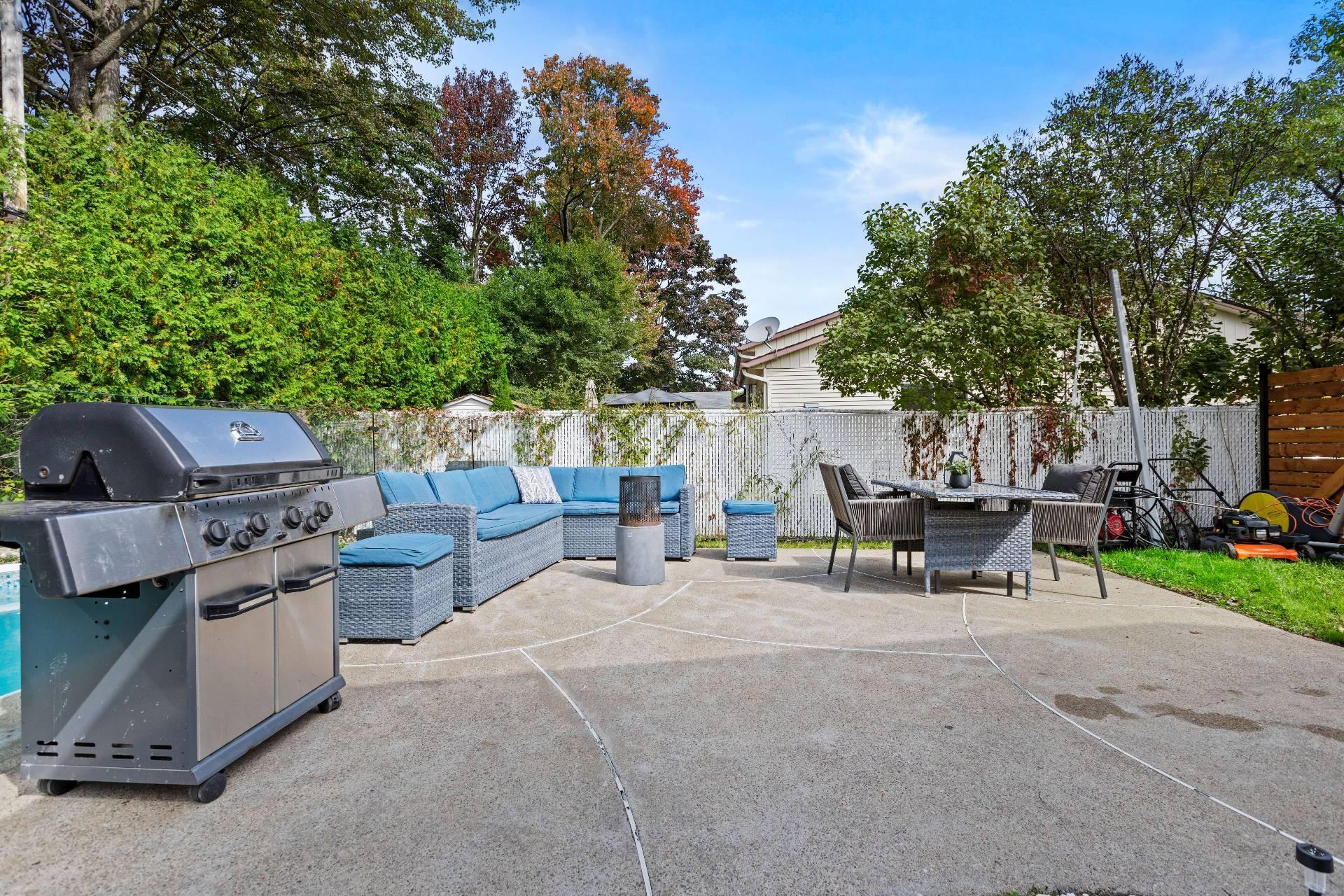 









51


109e Avenue O.

,
Blainville,




QC
J7C3J6

