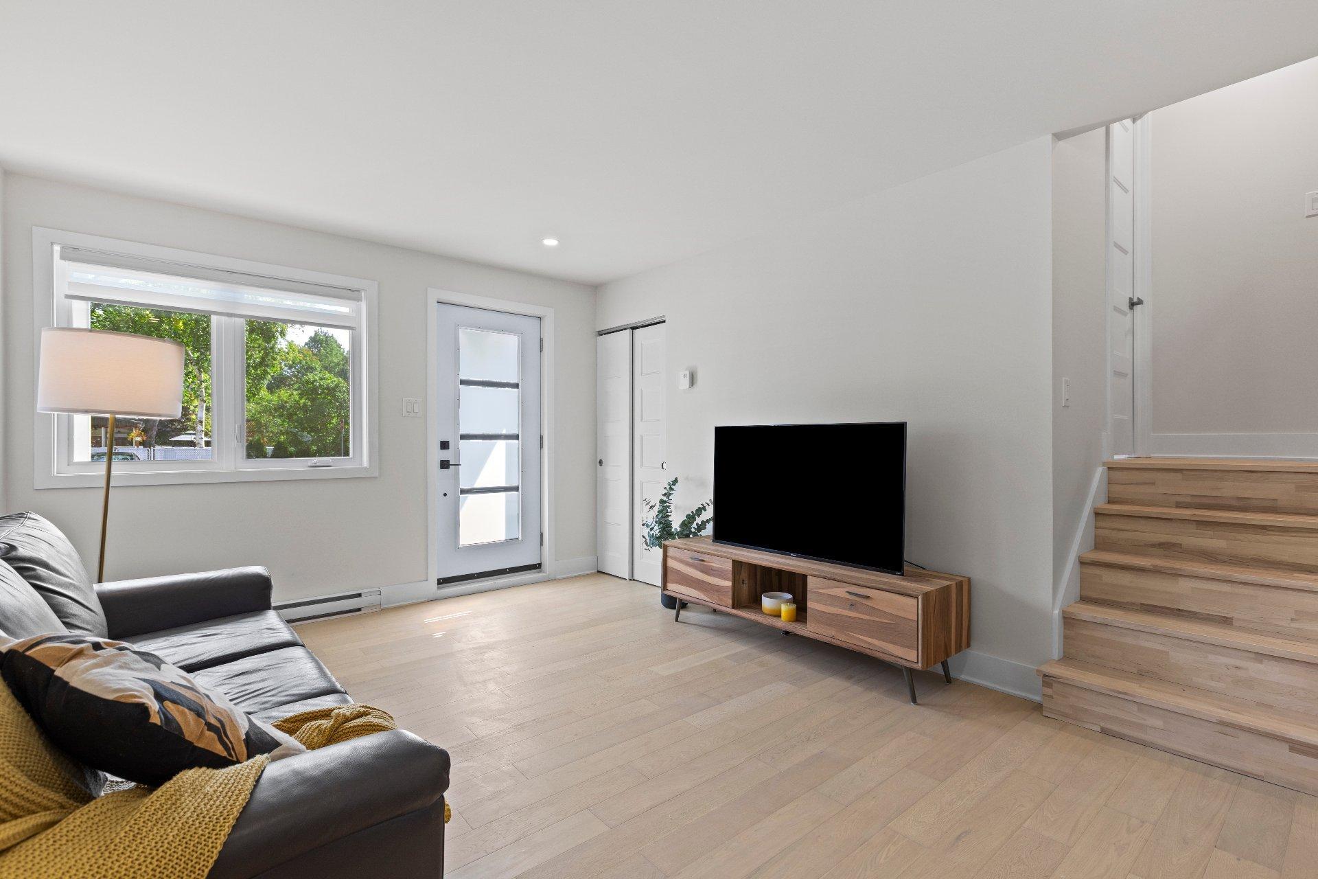 









51


109e Avenue O.

,
Blainville,




QC
J7C3J6

