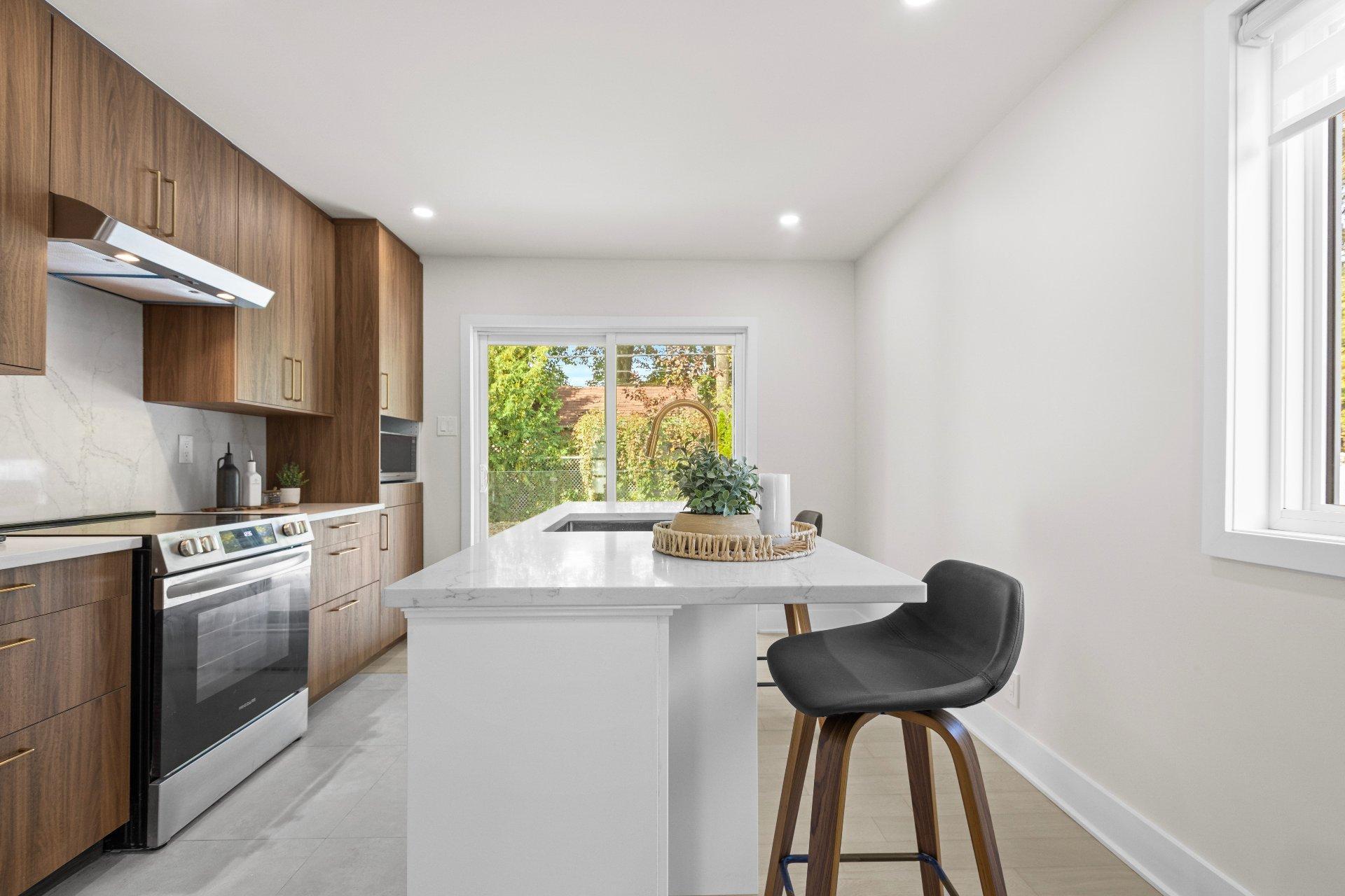 









51


109e Avenue O.

,
Blainville,




QC
J7C3J6

