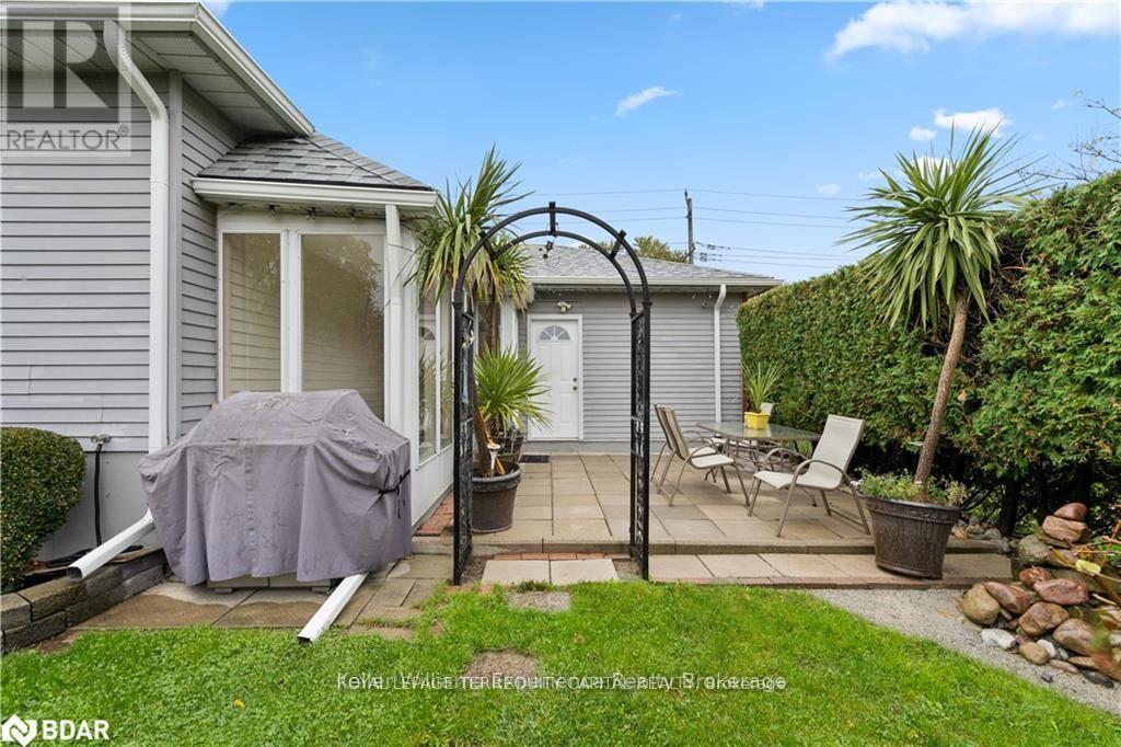 












LOWER - 286 ST VINCENT STREET

,
Barrie,




Ontario
L4M4A1

