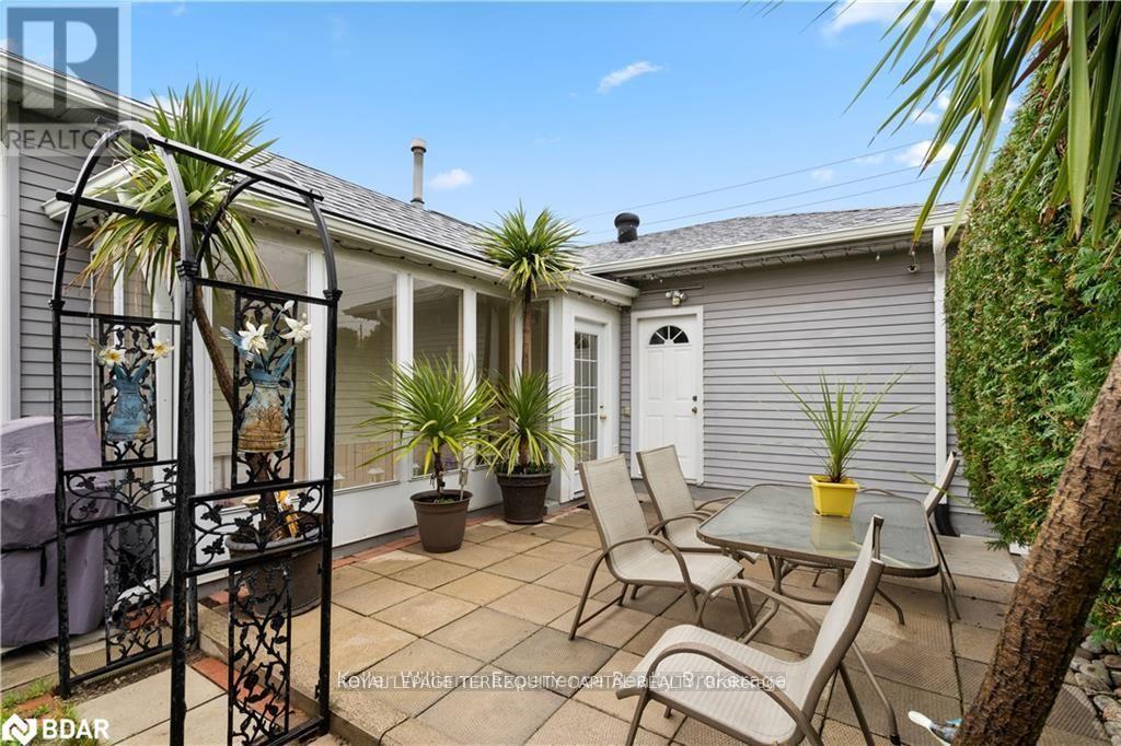 












LOWER - 286 ST VINCENT STREET

,
Barrie,




Ontario
L4M4A1

