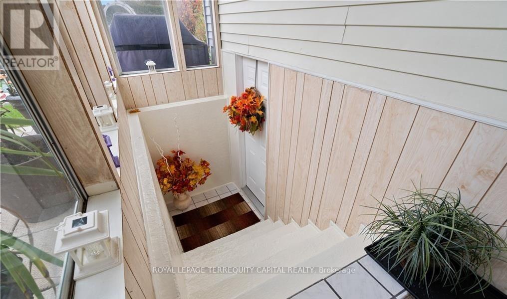 












LOWER - 286 ST VINCENT STREET

,
Barrie,




Ontario
L4M4A1

