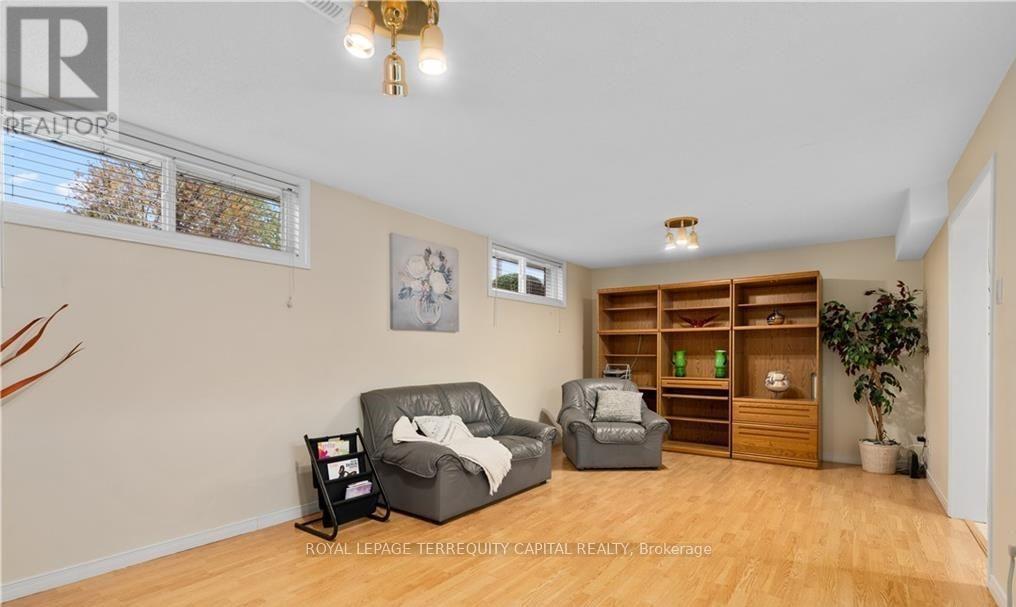 












LOWER - 286 ST VINCENT STREET

,
Barrie,




Ontario
L4M4A1

