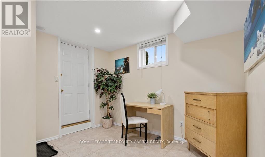 












LOWER - 286 ST VINCENT STREET

,
Barrie,




Ontario
L4M4A1

