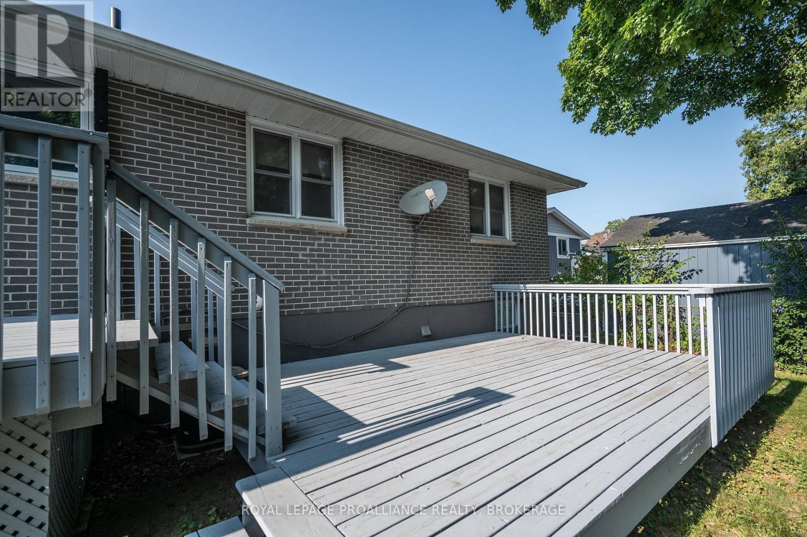 












855 WOODBINE ROAD

,
Kingston (North of Taylor-Kidd Blvd),




Ontario
K7P2X3

