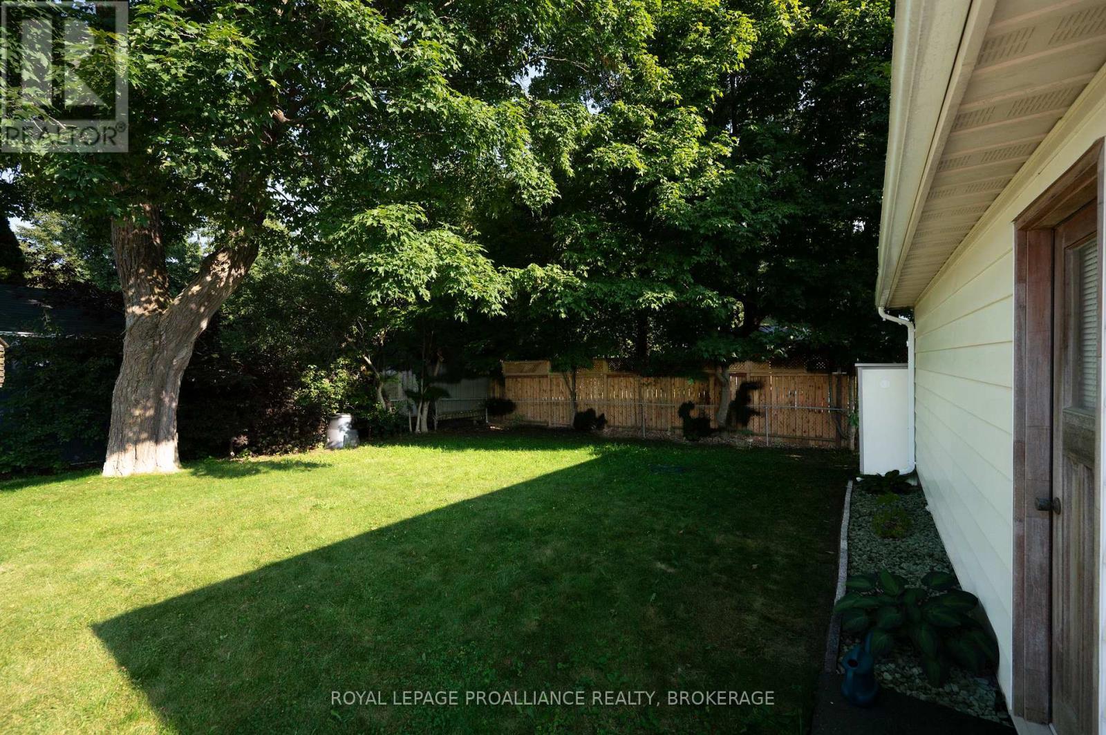 












855 WOODBINE ROAD

,
Kingston (North of Taylor-Kidd Blvd),




Ontario
K7P2X3

