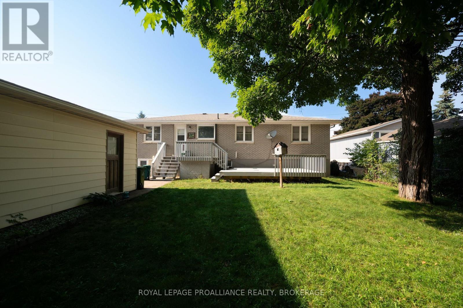 












855 WOODBINE ROAD

,
Kingston (North of Taylor-Kidd Blvd),




Ontario
K7P2X3

