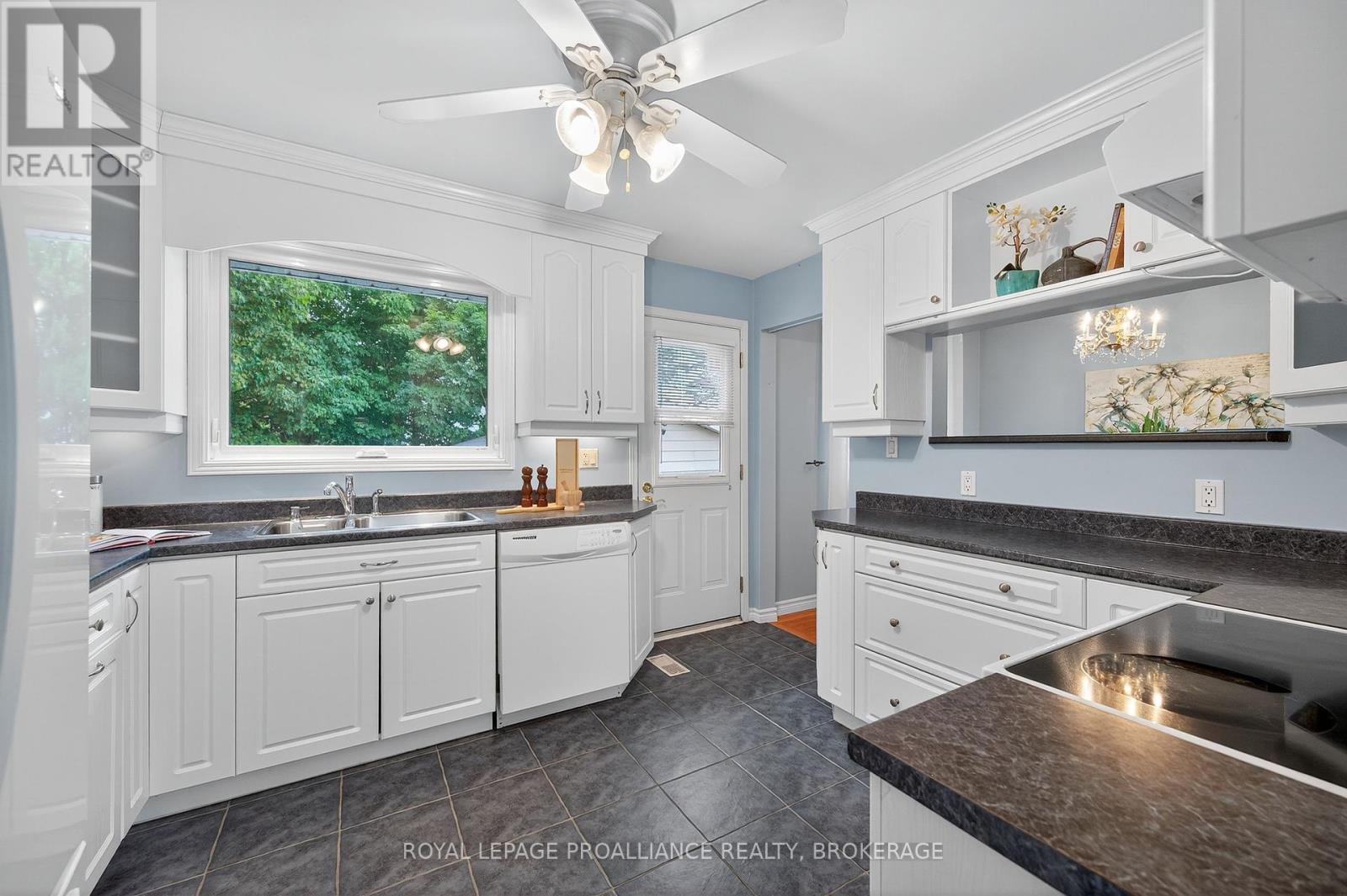 












855 WOODBINE ROAD

,
Kingston (North of Taylor-Kidd Blvd),




Ontario
K7P2X3

