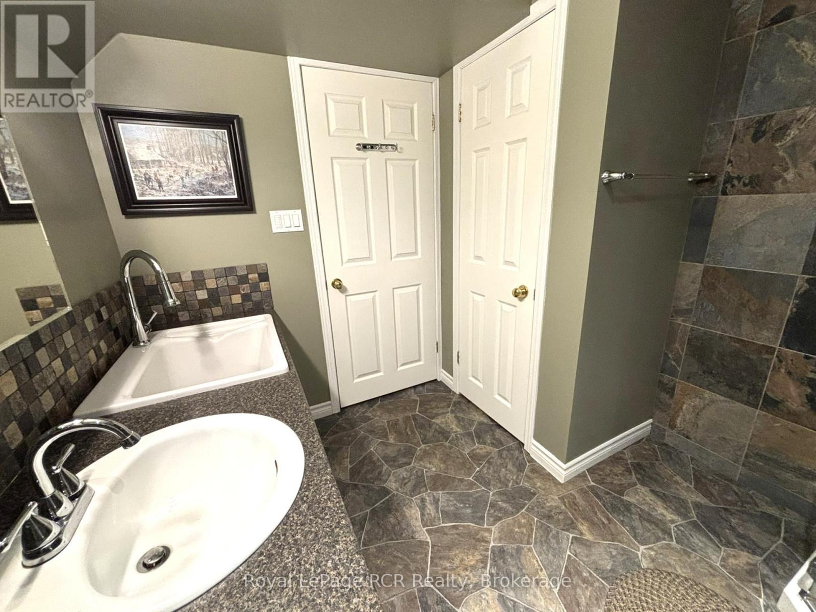 












758341 GIRL GUIDE ROAD

,
Georgian Bluffs,




Ontario
N4K5N7

