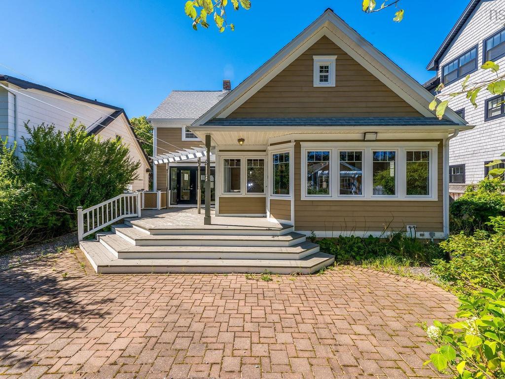 












1139 Dalhousie Street

,
Halifax,




NS
B3H 3W5

