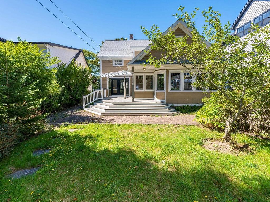 












1139 Dalhousie Street

,
Halifax,




NS
B3H 3W5

