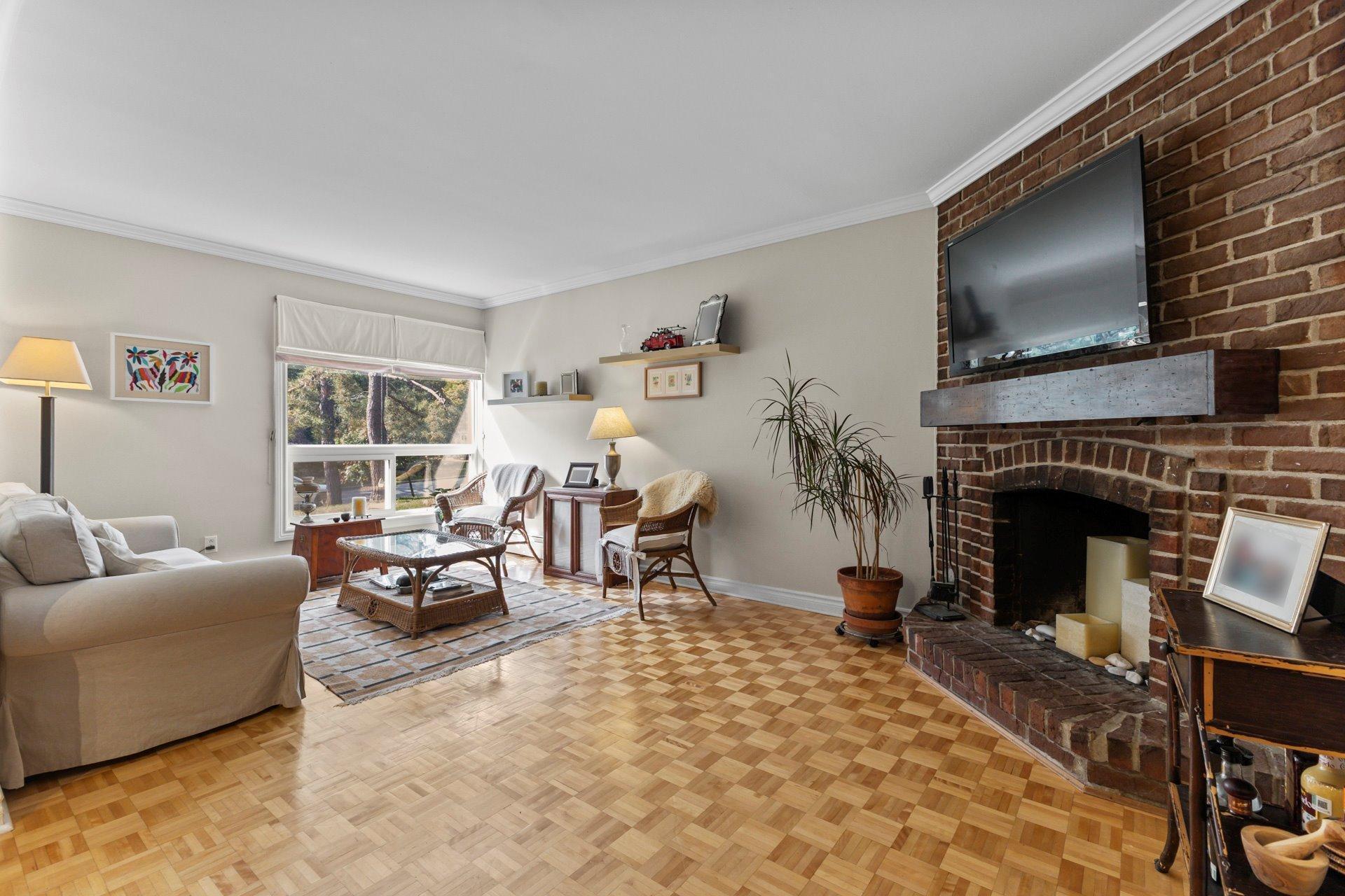 









11


Boul. Kirkland

, 110,
Kirkland,




QC
H9J1N2

