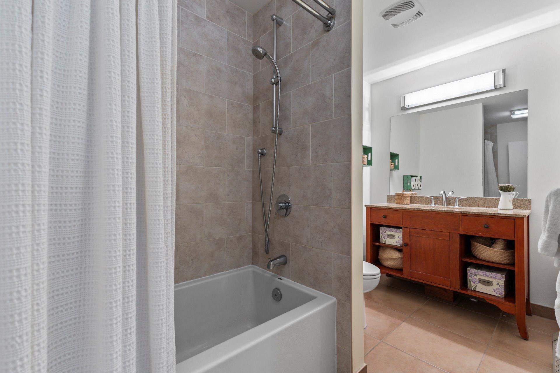 









11


Boul. Kirkland

, 110,
Kirkland,




QC
H9J1N2

