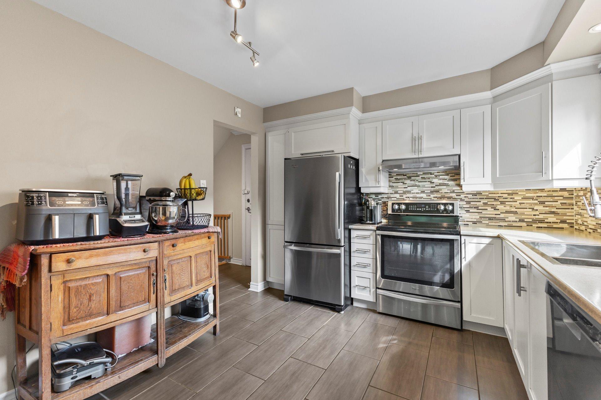 









11


Boul. Kirkland

, 110,
Kirkland,




QC
H9J1N2

