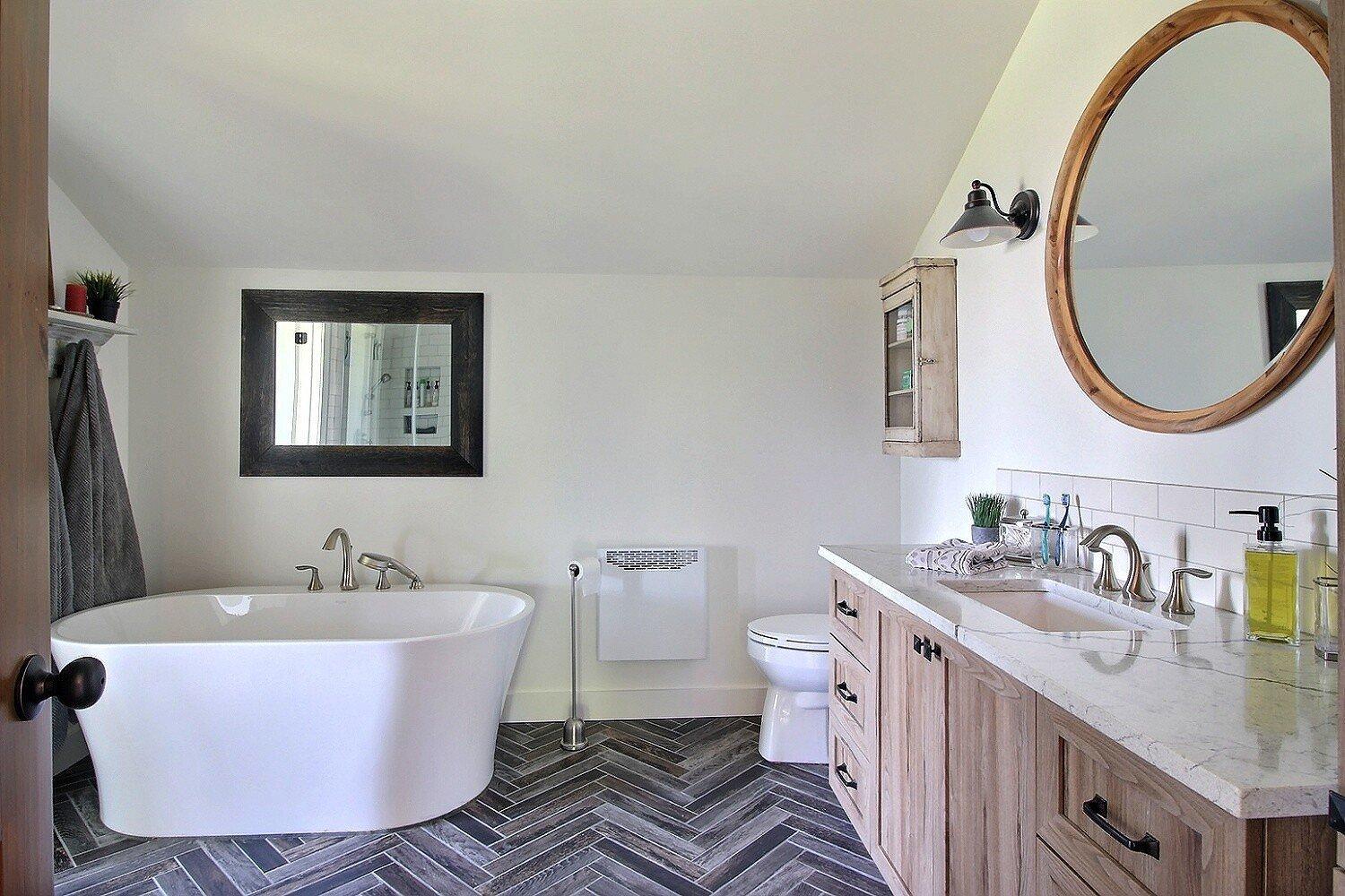 









2275

 - 2295


Route 143

,
Hatley - Municipalité,




QC
J0B4B0

