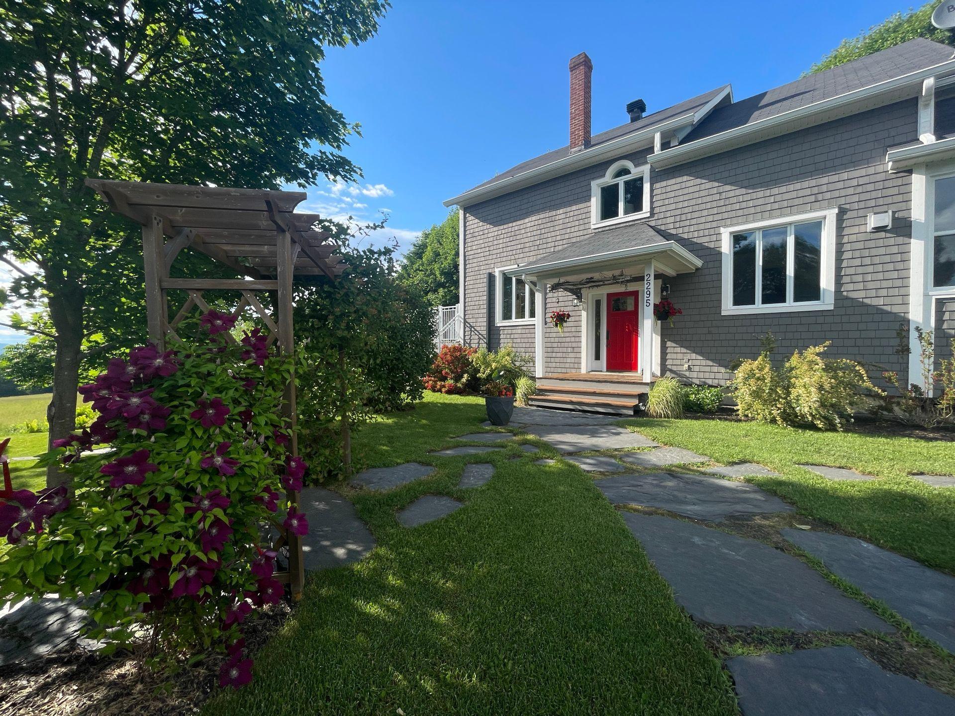 









2275

 - 2295


Route 143

,
Hatley - Municipalité,




QC
J0B4B0

