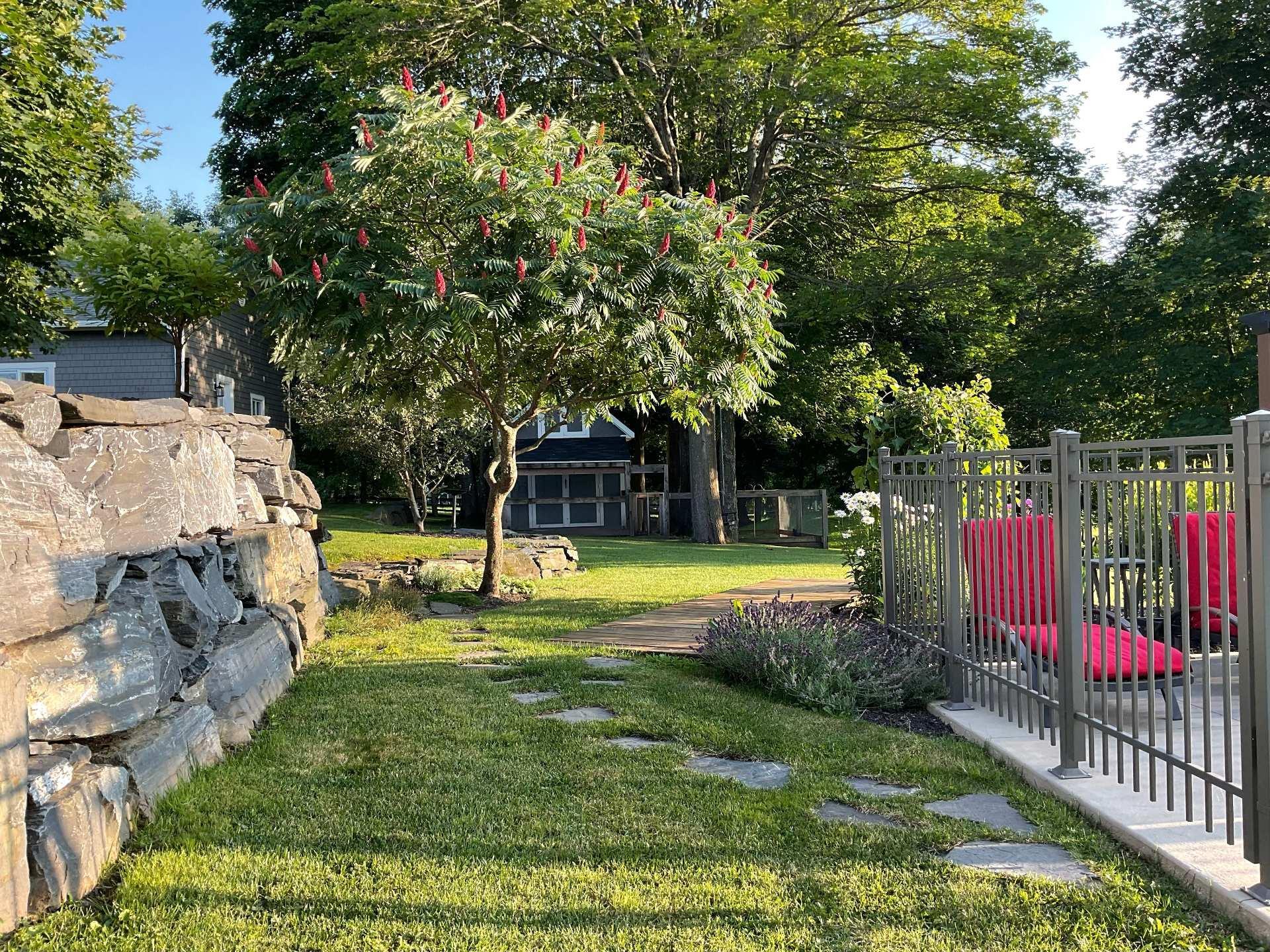 









2275

 - 2295


Route 143

,
Hatley - Municipalité,




QC
J0B4B0

