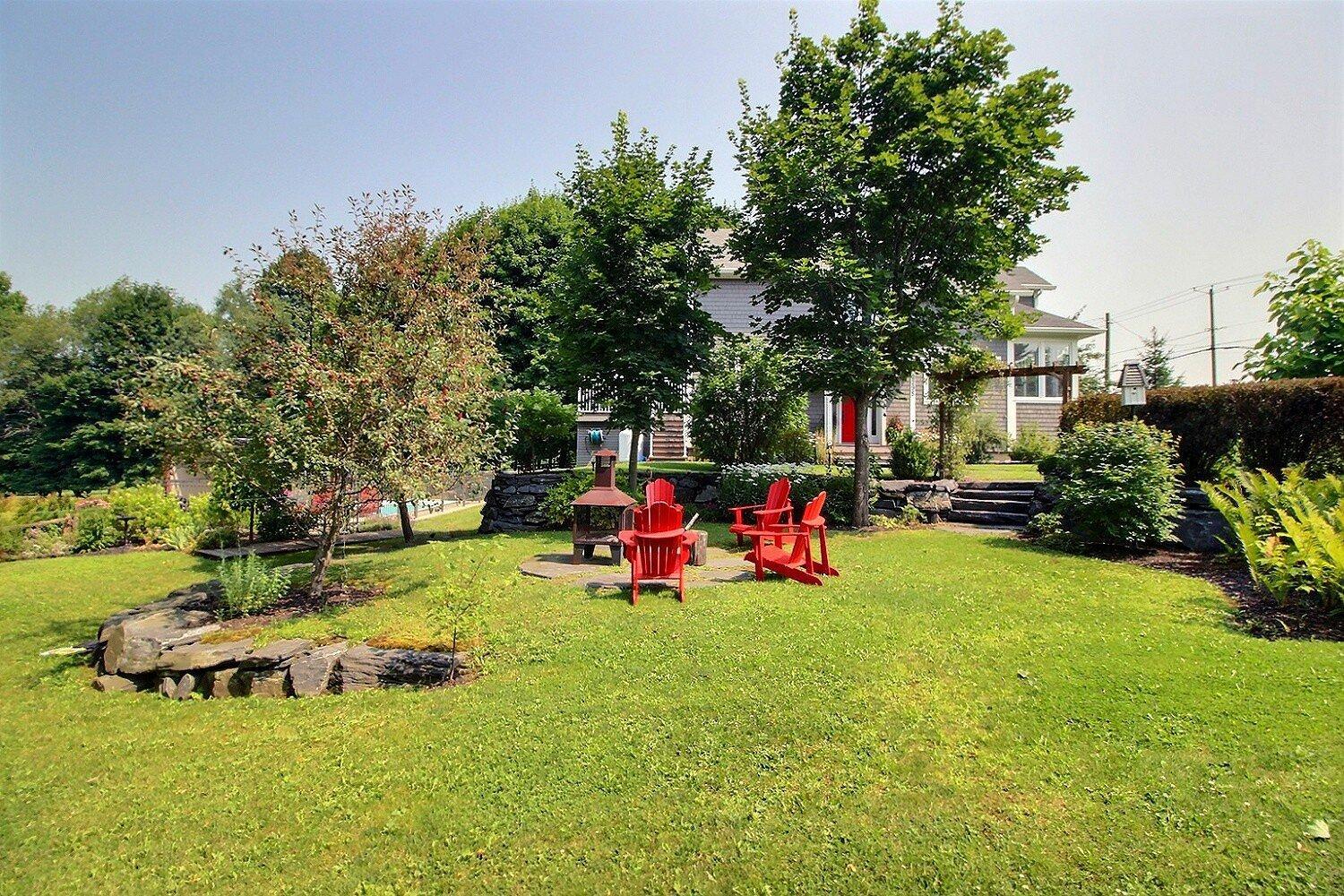 









2275

 - 2295


Route 143

,
Hatley - Municipalité,




QC
J0B4B0

