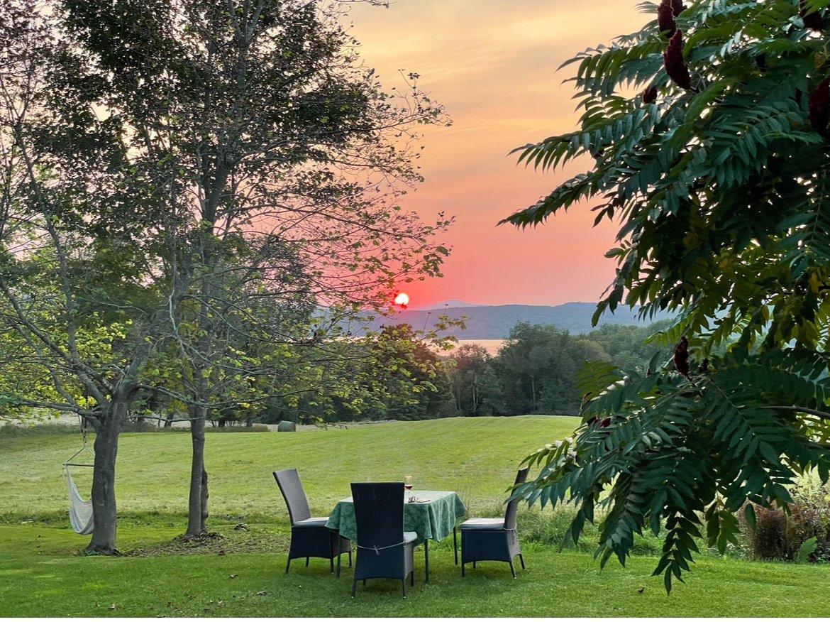 









2275

 - 2295


Route 143

,
Hatley - Municipalité,




QC
J0B4B0

