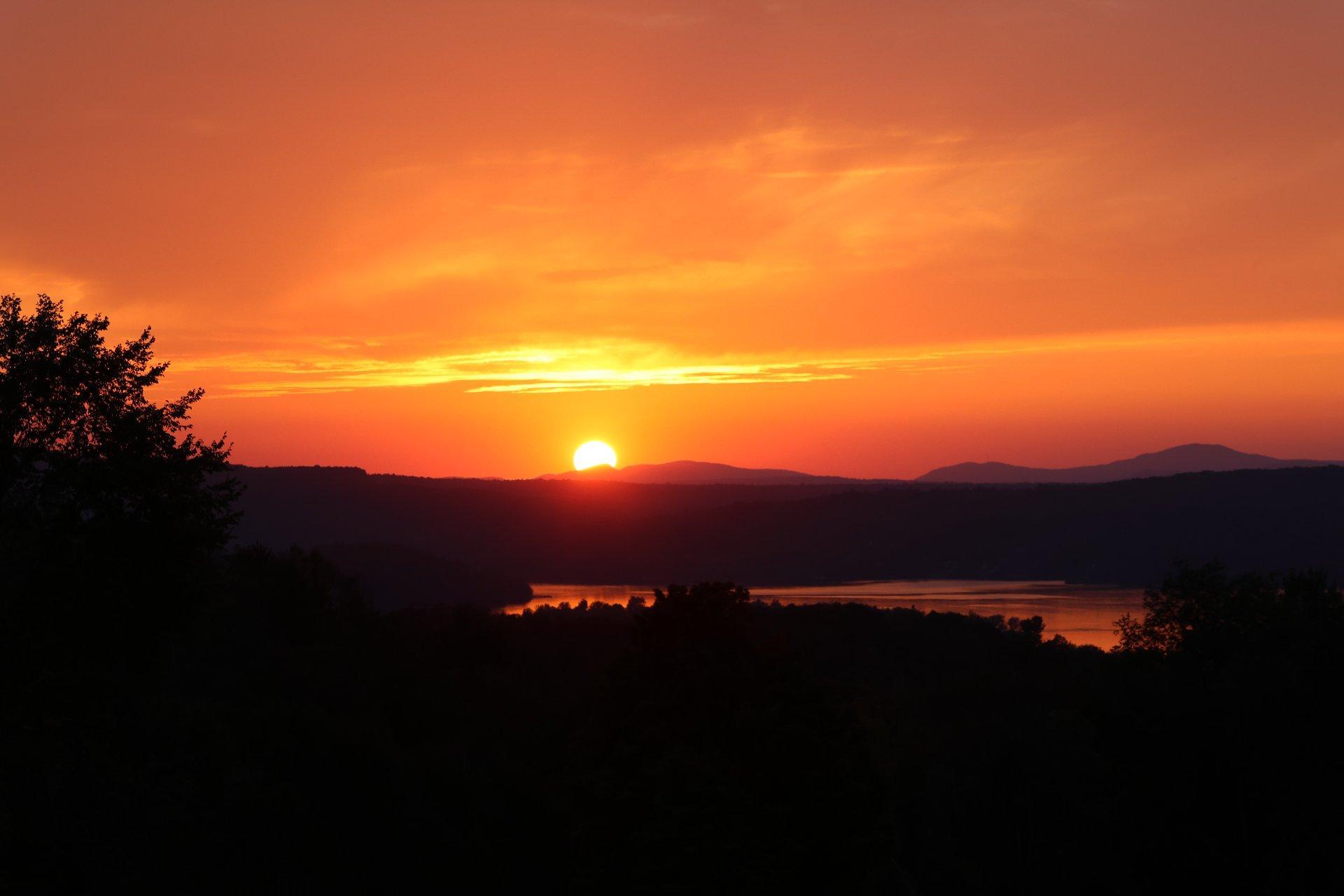 









2275

 - 2295


Route 143

,
Hatley - Municipalité,




QC
J0B4B0

